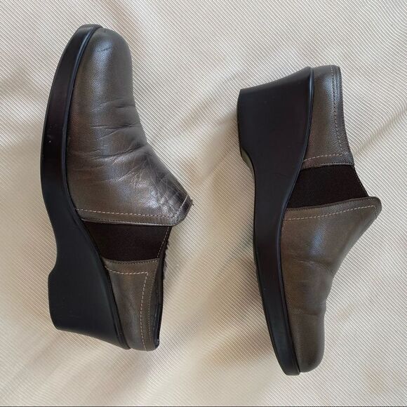 Munro Womens Walking Wedge Slip On Mules Clogs Shoes Leather Metallic Used 6.5 - Picture 4 of 4
